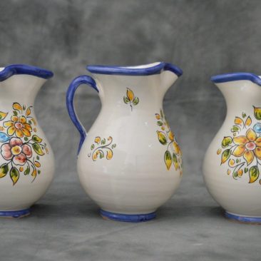 Jarras de 15 cm.