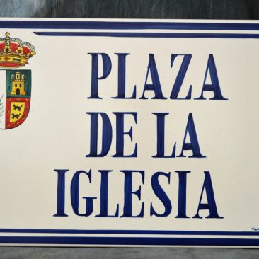 Placa callejero 31,5x45 cm.