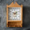 Reloj de cocina con mueble percha
