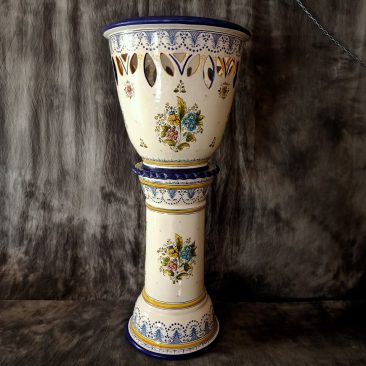 macetero y pedestal